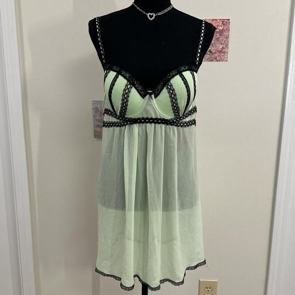 y2k mint green babydoll‎ dress with black lace trim and adjustable straps - Picture 1 of 7